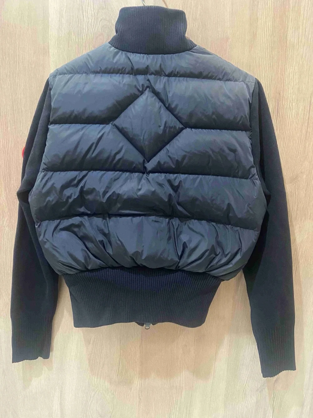 Canada Goose. cropped quilted